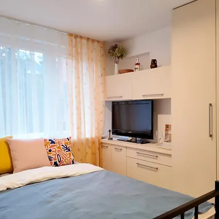 Boho Apartment, Salezego 6 아파트